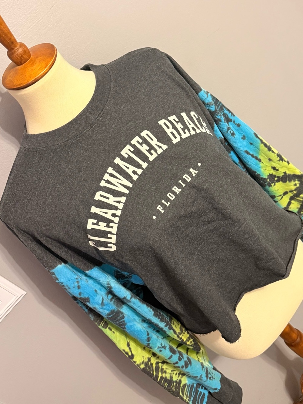 Clearwater Beach Florida Tie-Dye Sleeve Crop Top - gray